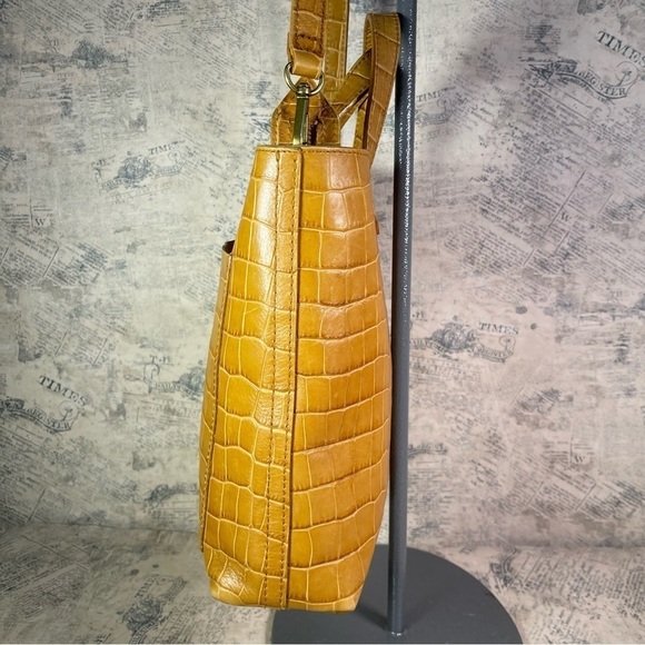 The Zip-Top Small Transport Crossbody: Croc Embossed Leather Edition - Picture 5 of 15